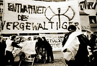 198? Transparent „Entwaffnet die Vergewaltiger“