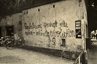 Graffiti „frauenbefreiung sprengt jede nation - internationale revolution“